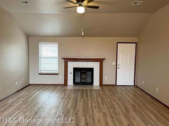 living area w/fireplace