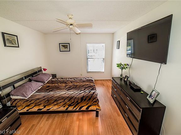 5th image of 1153 84th Ave N APT B