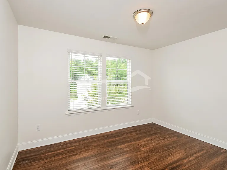 316 Bourne St — Photo 23