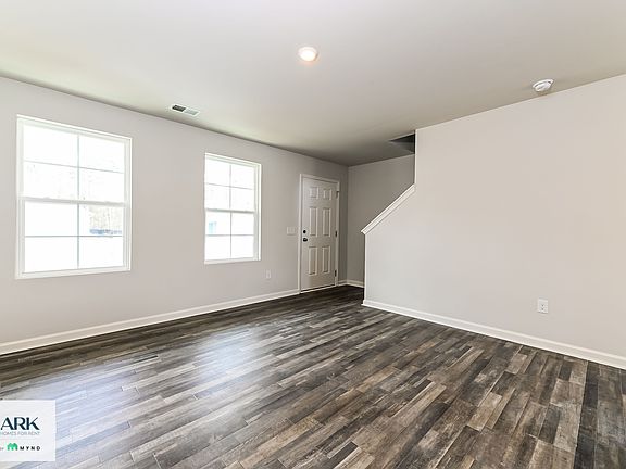 3rd image of 677 Savanac St SE