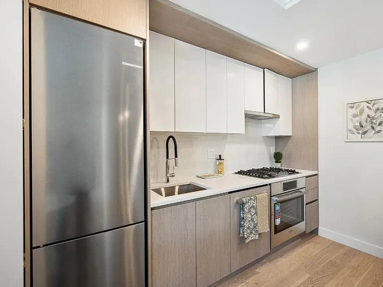 38-20 Parsons Blvd #710 — Photo 31