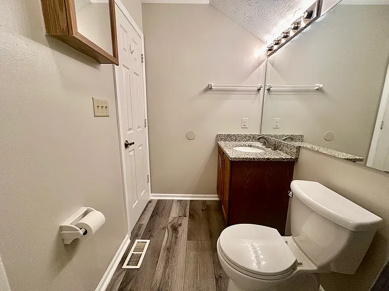 Bathroom 2 Full (Second Floor)