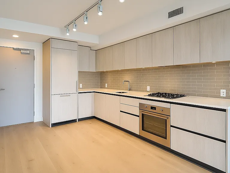 110 Channel St #533 — Photo 1