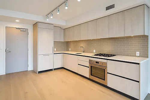 110 Channel St Photo 1