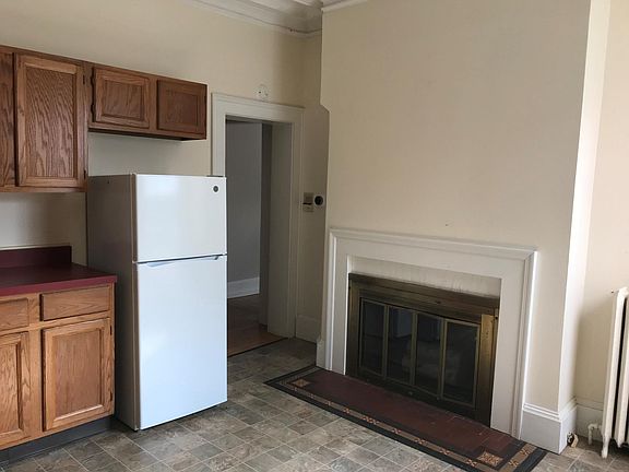 4th image of 156 Caroline St APT 1E
