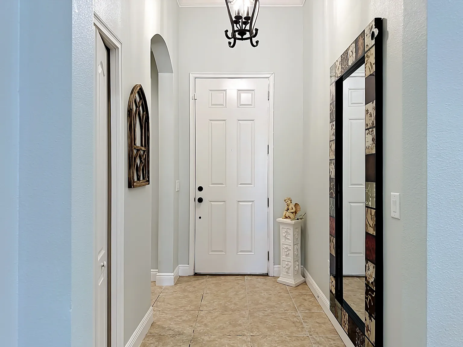 4 bed, 1930 sqft, $2,800 — Photo 3