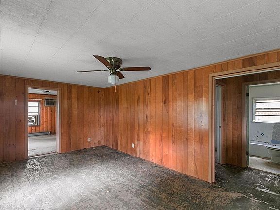 3rd image of 168 N Harris Ave