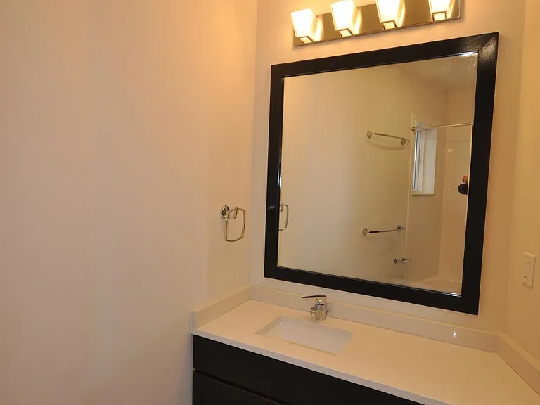 20 Sussex St #1B — Photo 7