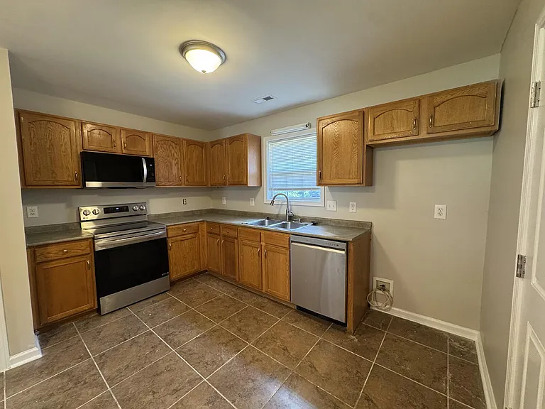 404 Faulkner Dr — Photo 7