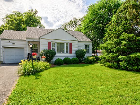 3rd image of 15 Park Dr