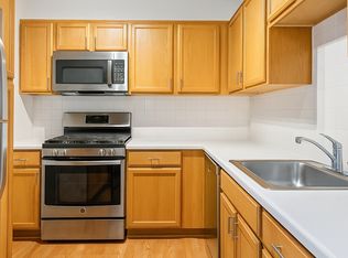 3212 N Clifton Ave, Chicago, IL 60657
