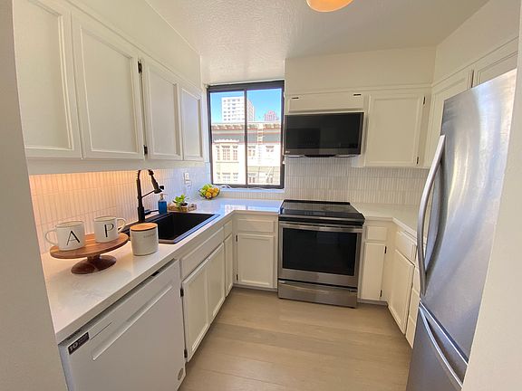 4th image of 900 Bush St APT 520