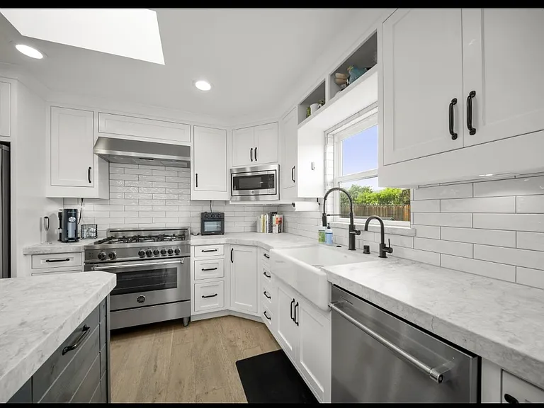 844 Sunset Dr — Photo 10