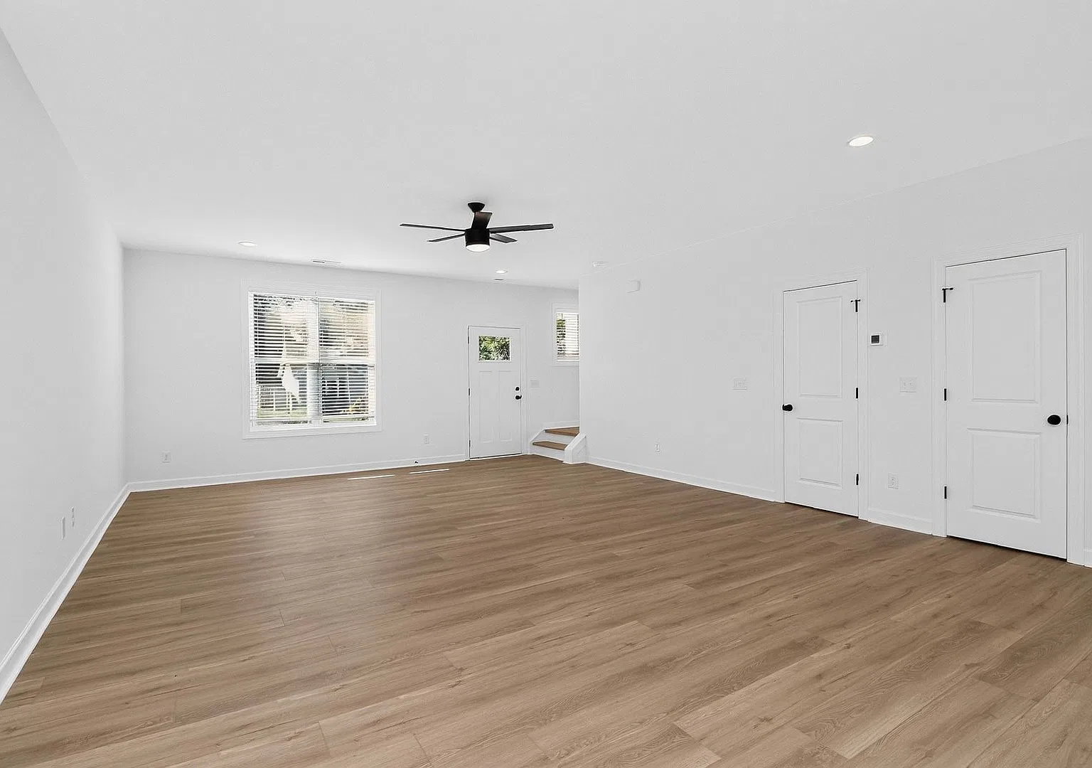 Brand New Townhouses Near Uptown!! — Photo 4