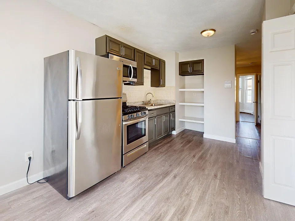 161 Bennington St #3