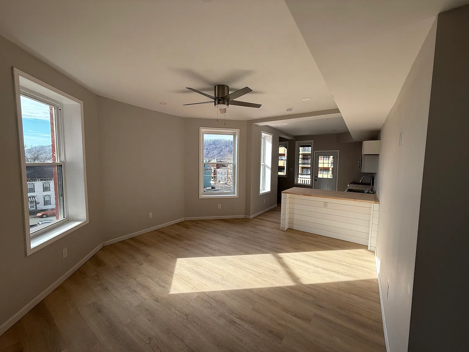 3 bed, 1500 sqft, $1,150 — Photo 4