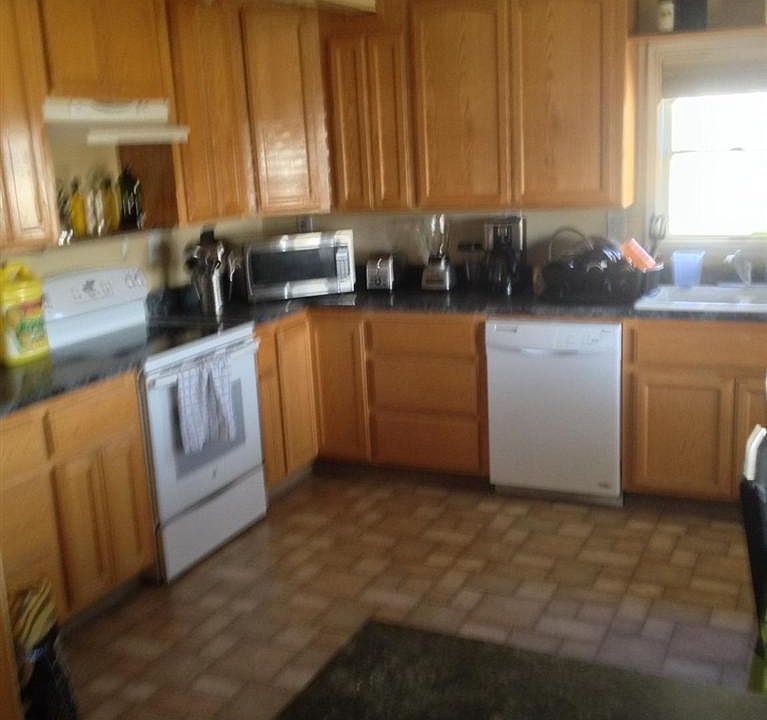 2nd image of 11360 N Santa Fe Dr