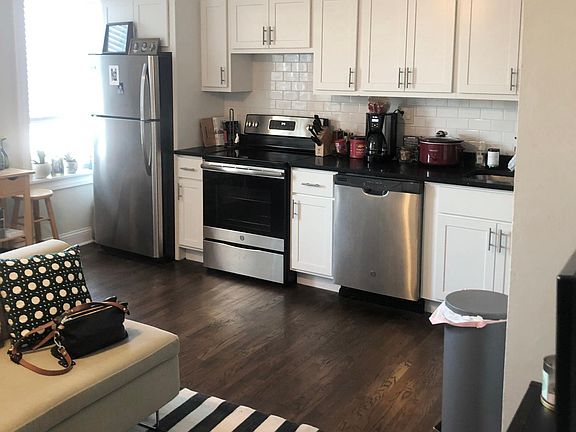 3rd image of 3345 N Marshfield Ave #45