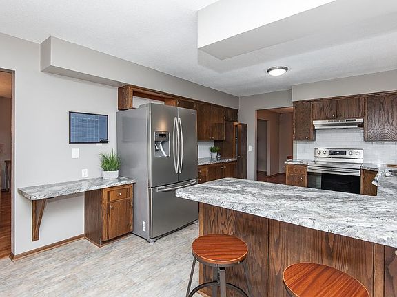 5th image of 603 20th St NE