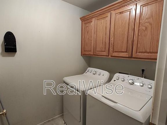 5th image of 2301 SE Chinaberry Ave