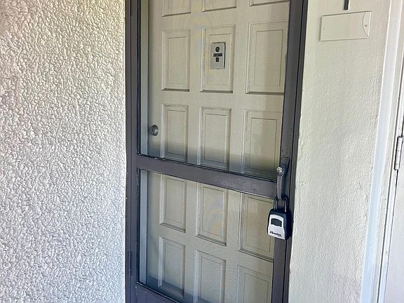4th image of 4090 Tivoli Court #301