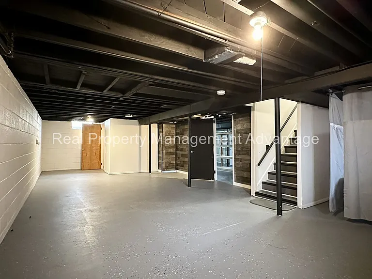 1304 S Wilson Ave — Photo 20