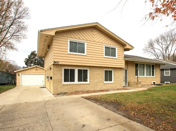 800 Spruce St NE, Hutchinson, MN 55350