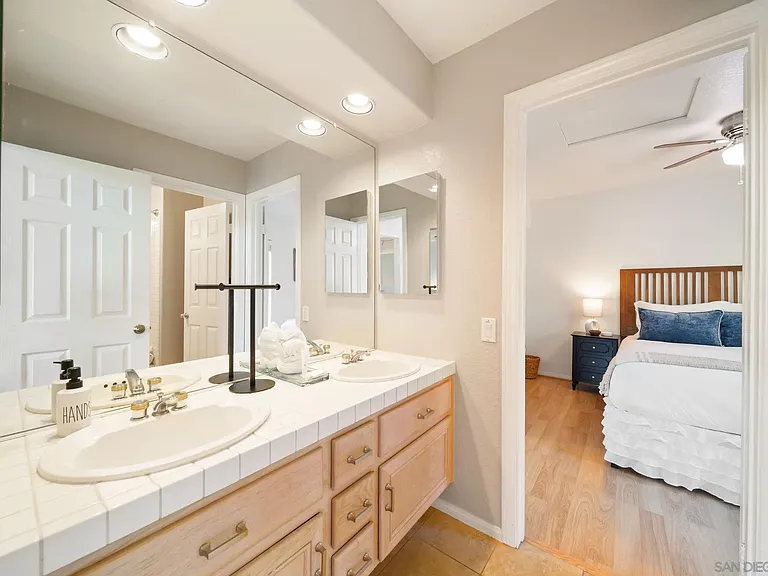 18106 Chieftain Ct — Photo 40