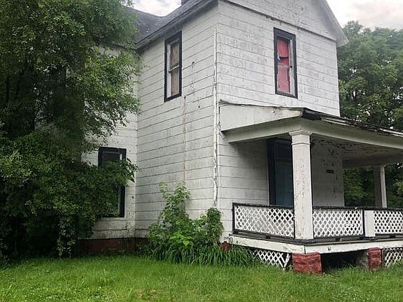 4th image of 1103 E Prairie St