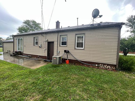 2nd image of 21900 N Tuller Ct