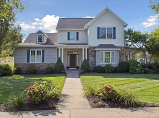 5189 Queen Victoria Dr, Kalamazoo, MI 49009