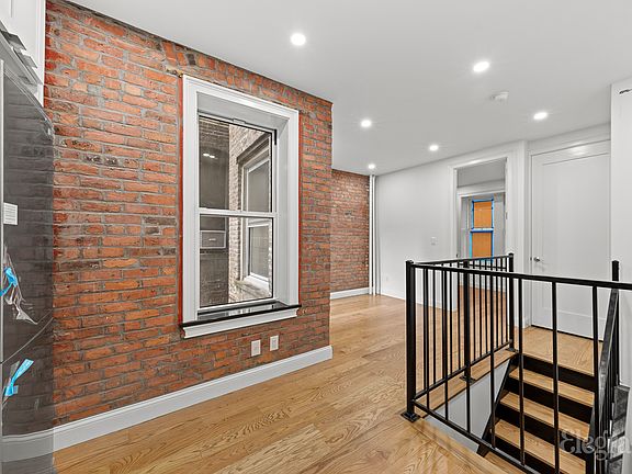 2nd image of 42 Bank St APT 11