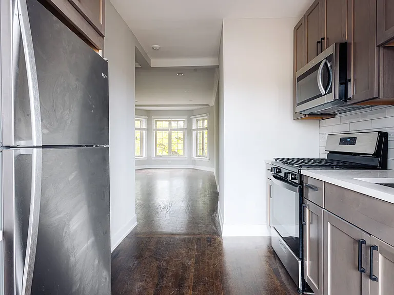 2533-37 Hartrey Ave — Photo 11