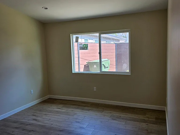17620 Los Alimos St — Photo 11