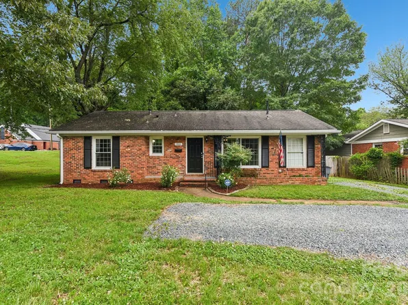 933 Clanton Rd, Charlotte, NC 28217