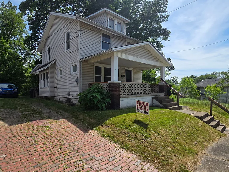 296 Liberty St — Photo 2