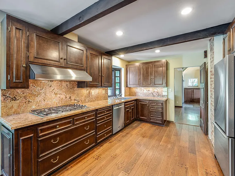 1434 Fernwood Dr — Photo 13