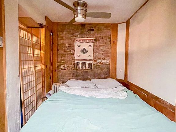4th image of 294 Manhattan Ave Floor 1