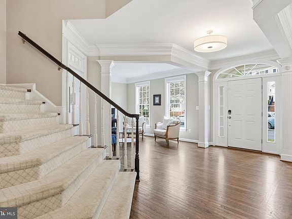 2nd image of 718 Turtle Pond Ln