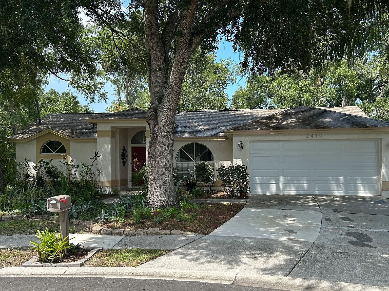 3 bed, 1710 sqft, $2,450 — Photo 1
