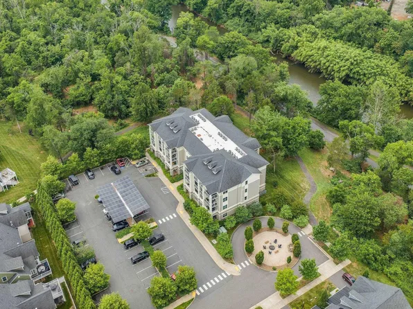 1425 Trailside Ct APT 304, Charlottesville, VA 22911