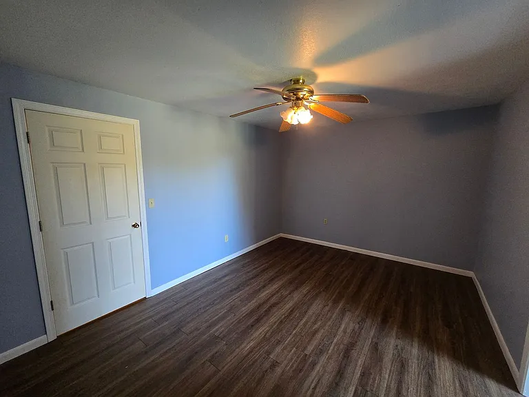 530 Jamestown Loop — Photo 5