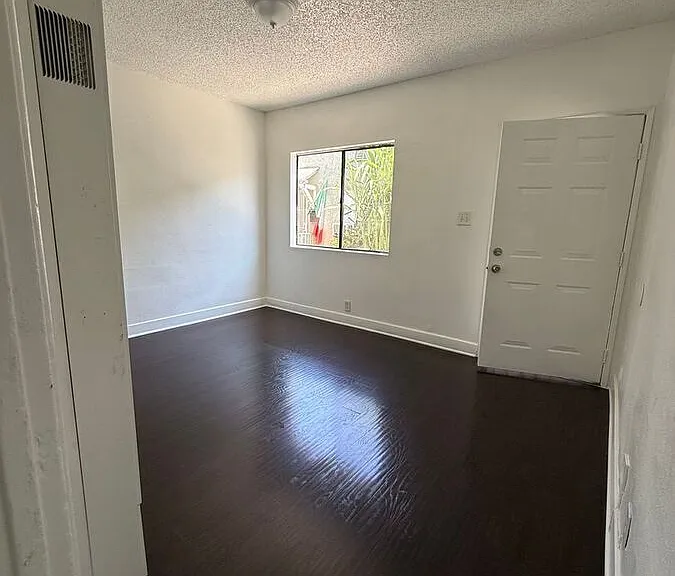509 1/2 S Breed St — Photo 1