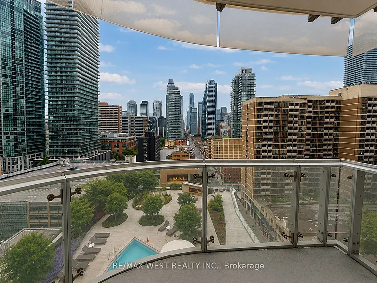 1 Bloor St E #1007 — Photo 3