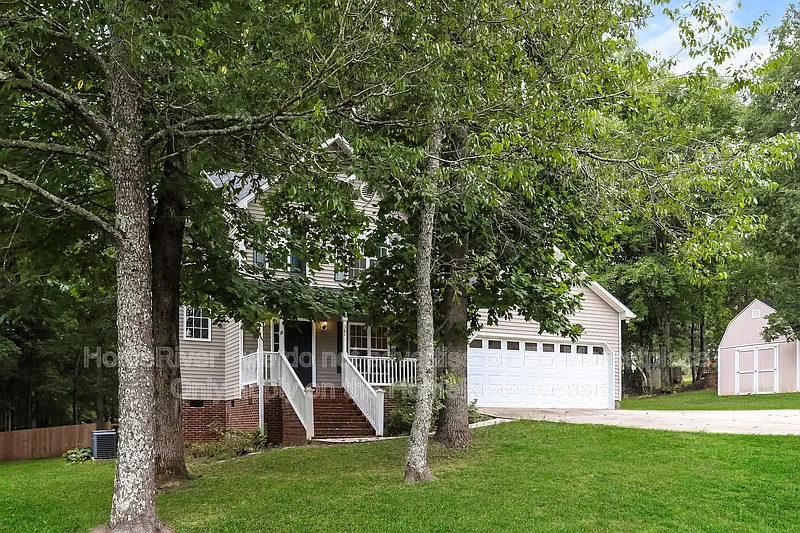 4 bed, 2.0 bath, 1984 sqft, $2,095 — Photo 3