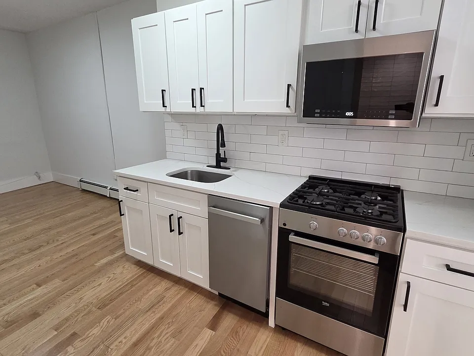 152 Salem St #3