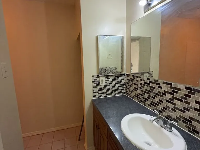 1527 Lazy Spring Dr — Photo 14