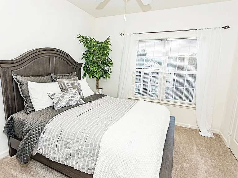 Stafford Place Apartments — Photo 34