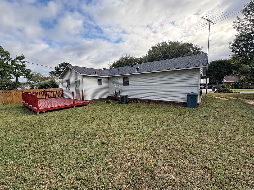 2nd image of 207 Joy Dr
