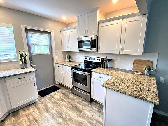 4th image of 154 Anchorage St #3